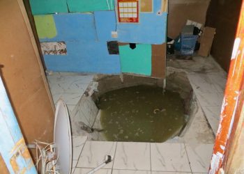 Sink holes open up again beneath shacks in Khayelitsha